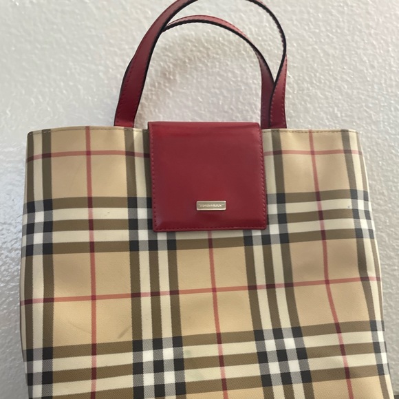 Burberry Tote great condition, - Picture 3 of 9